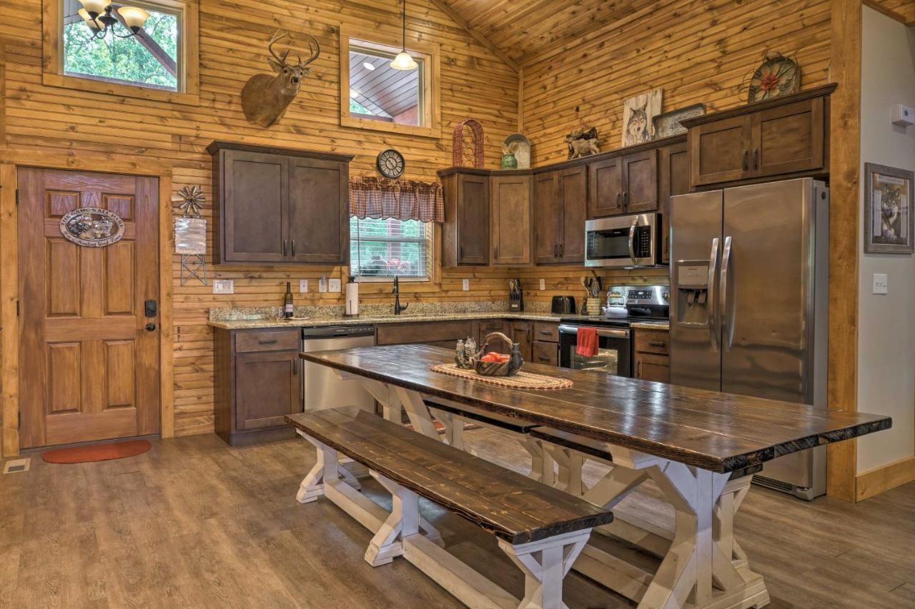 Branson West Cabin With Pool Access And Golfing Zewnętrze zdjęcie