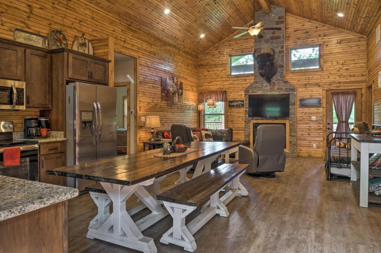 Branson West Cabin With Pool Access And Golfing Zewnętrze zdjęcie