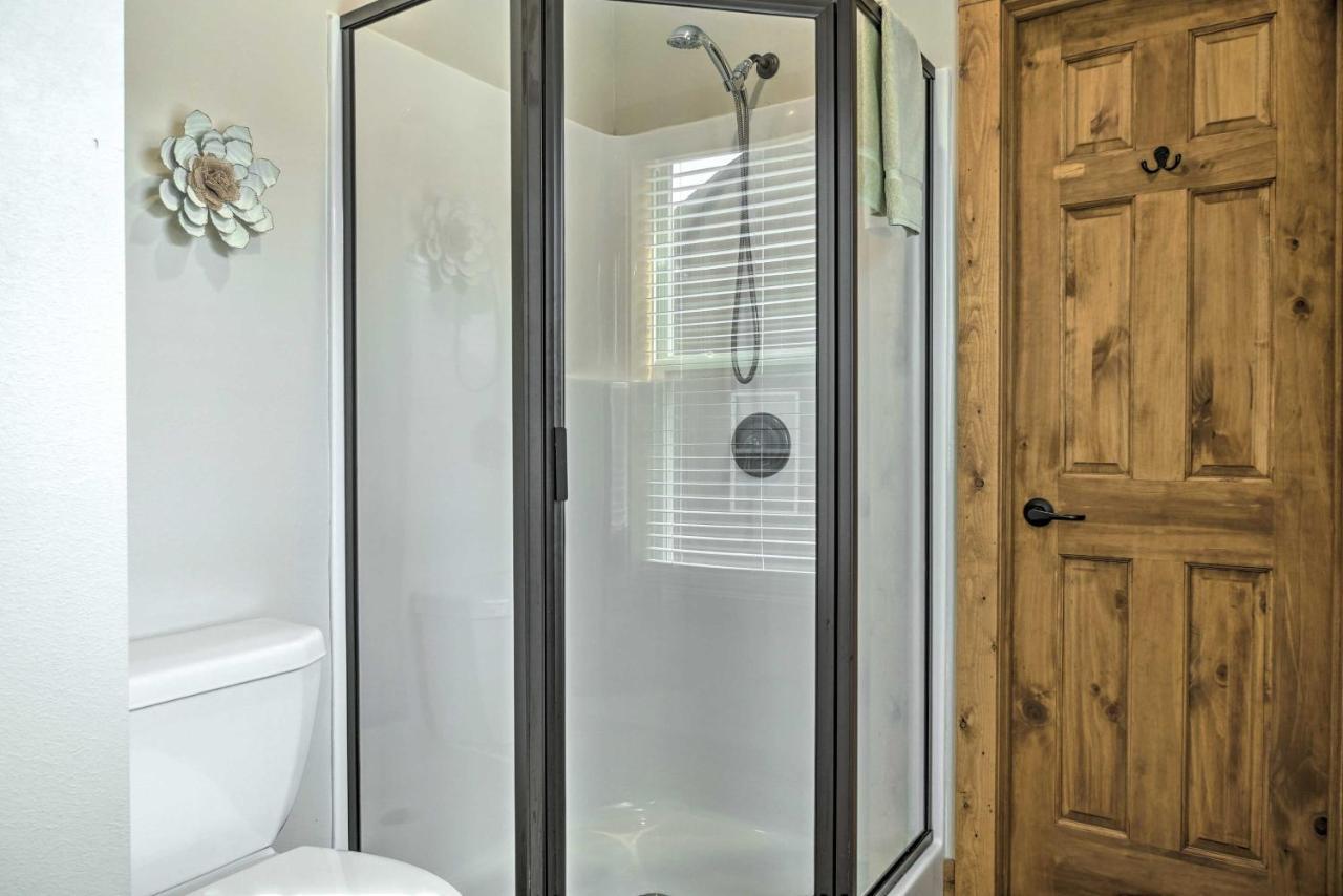 Branson West Cabin With Pool Access And Golfing Zewnętrze zdjęcie