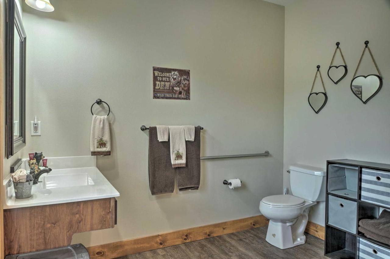Branson West Cabin With Pool Access And Golfing Zewnętrze zdjęcie